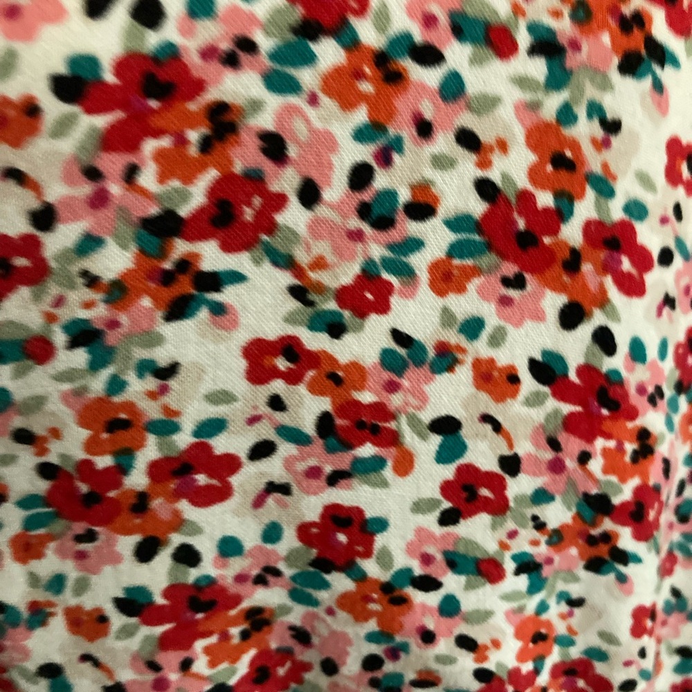Elegant Floral Midi Dress in Red - Picture 5 of 6